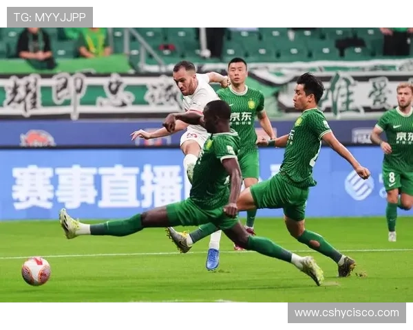 利雅得胜利面临联赛与亚冠取舍,双重压力对赛季走势造成影响 利雅得胜利面临联赛与亚冠取舍,双重压力对赛季走势造成影响