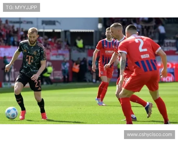 拜仁更衣室矛盾传闻加剧，球队稳定性承压，赛季走势面临考验