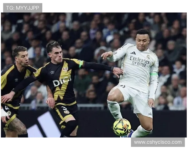 皇马防守稳定性下降：球队本赛季多场关键战防守表现波动，竞争形势趋紧